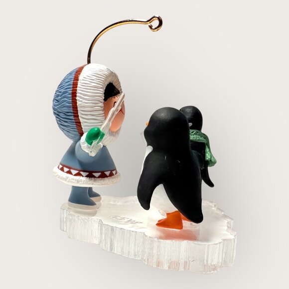 Vintage 1998 Hallmark Frosty Friends Ornament Chorus of Penguins Cool Carols - Picture 7 of 10